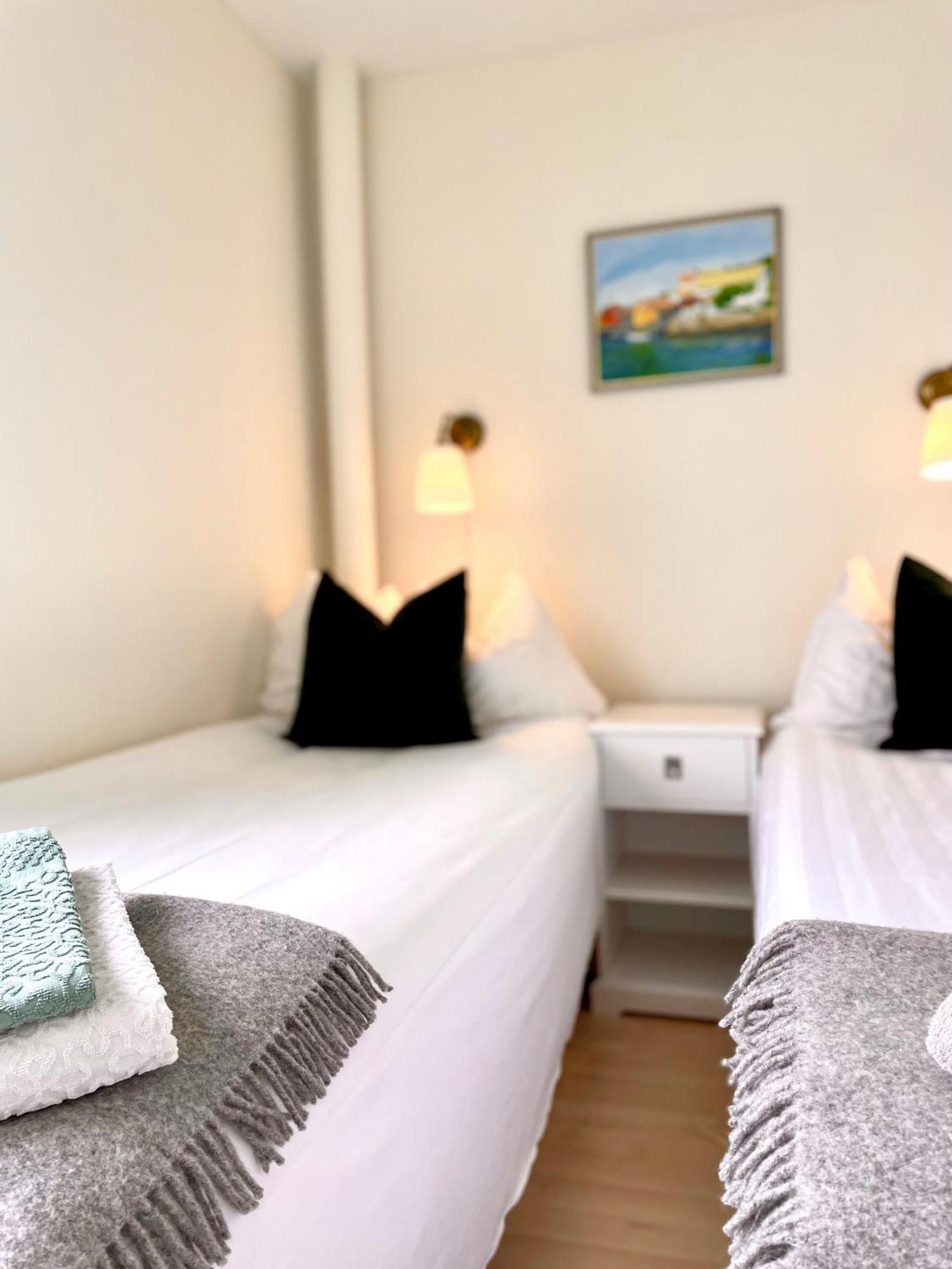 Hotell & Restaurant Solliden Стенунгсунд Экстерьер фото